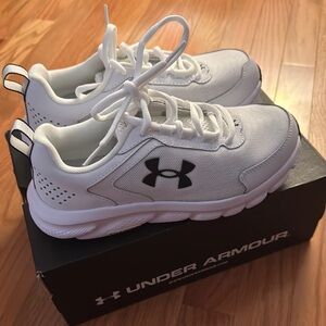 Under Armour Sneakers